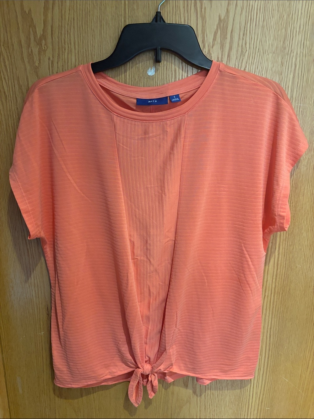 APT. 9 sleeveless coral ribbed blouse with knot on bottom front, Small